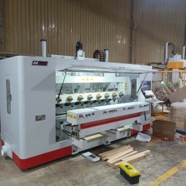 MÁY CNC 5 TRỤC 32 ĐẦU DAO (CHUYÊN GIA CÔNG CHÂN BÀN,GHẾ,GIƯỜNG TỦ,TỰA LƯNG%TAY GHẾ)